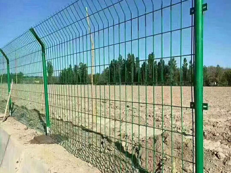 安平對護(hù)欄網(wǎng)需求量大嗎?