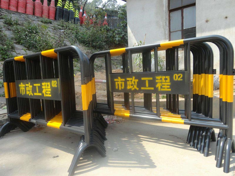 鐵馬護(hù)欄移動(dòng)圍欄
